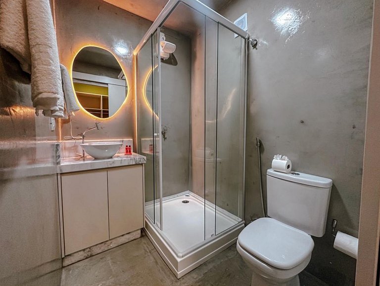 Damani Studios 103