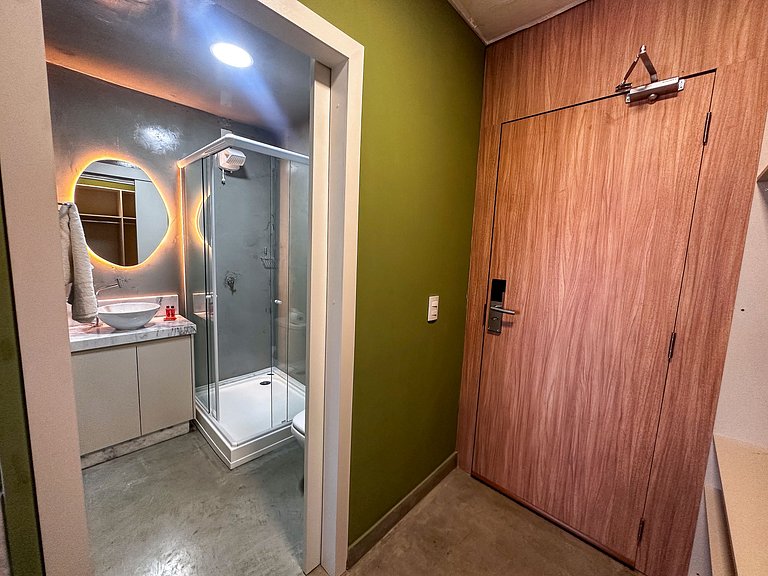 Damani Studios 105