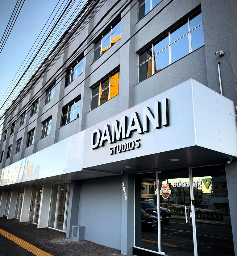 Damani Studios 211