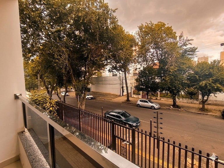 Amplo apto 3 quart no Centro de Foz – Ed. Londrina