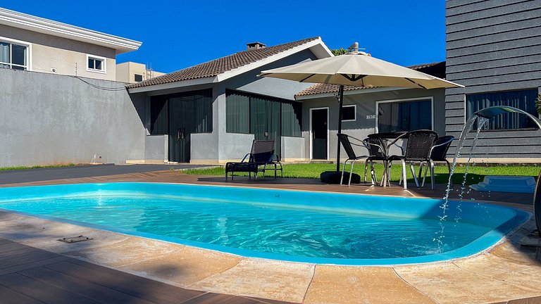Casa Beverly, com Piscina, 3 Quartos e Churrasqueira