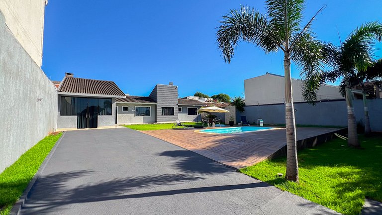 Casa Beverly, com Piscina, 3 Quartos e Churrasqueira
