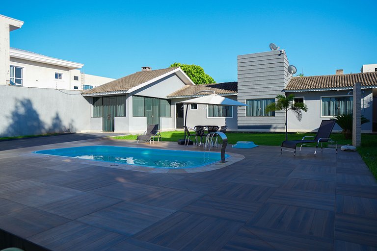 Casa Beverly, com Piscina, 3 Quartos e Churrasqueira